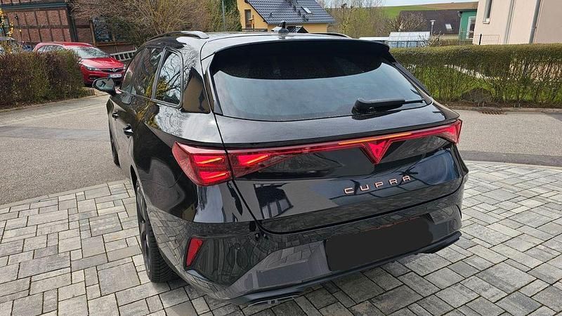 Gebraucht Cupra Leon 150 PS (110 kW) 2024 Schwarz Limousine