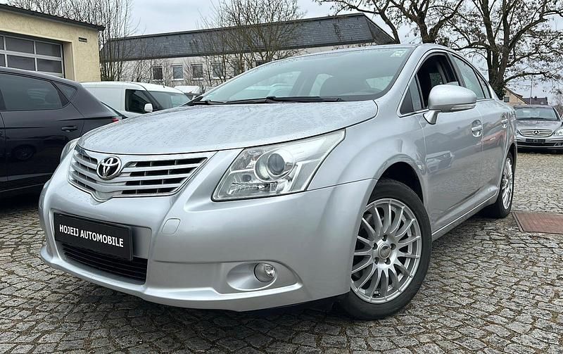 Silber Gebraucht 2011 Toyota Avensis Limousine | 6.500 € (Fairer Preis) - Bild 1/4