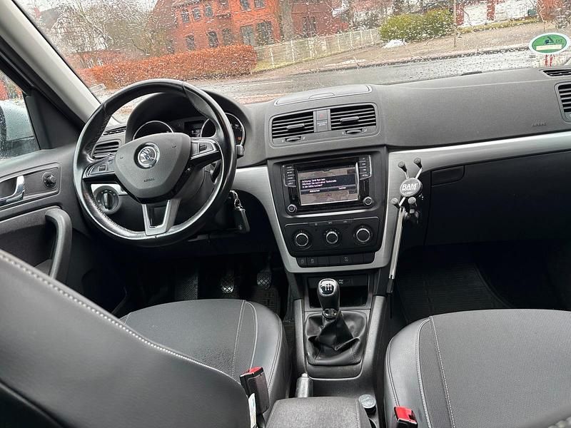 Gebraucht Skoda Yeti 150 PS (110 kW) 2017 Blau SUV