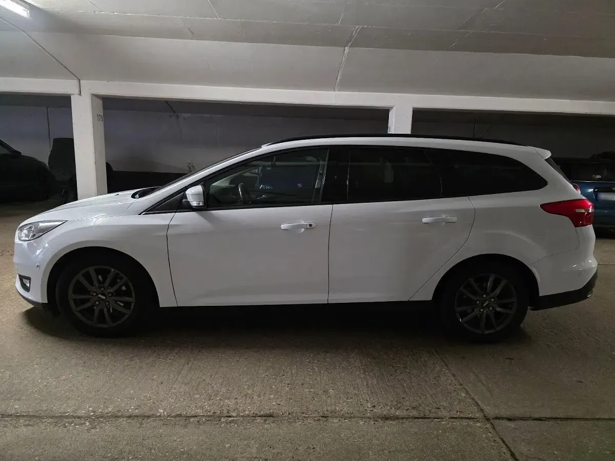 Używany Ford Focus 105 KM (77 kW) 2018 Biały Kombi