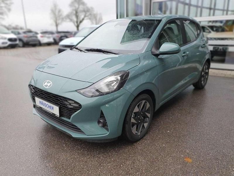 Mangrove green mineraleffekt Gebraucht 2025 Hyundai i10 Trend Kleinwagen | 16.990 € (Fairer Preis) - Bild 1/4