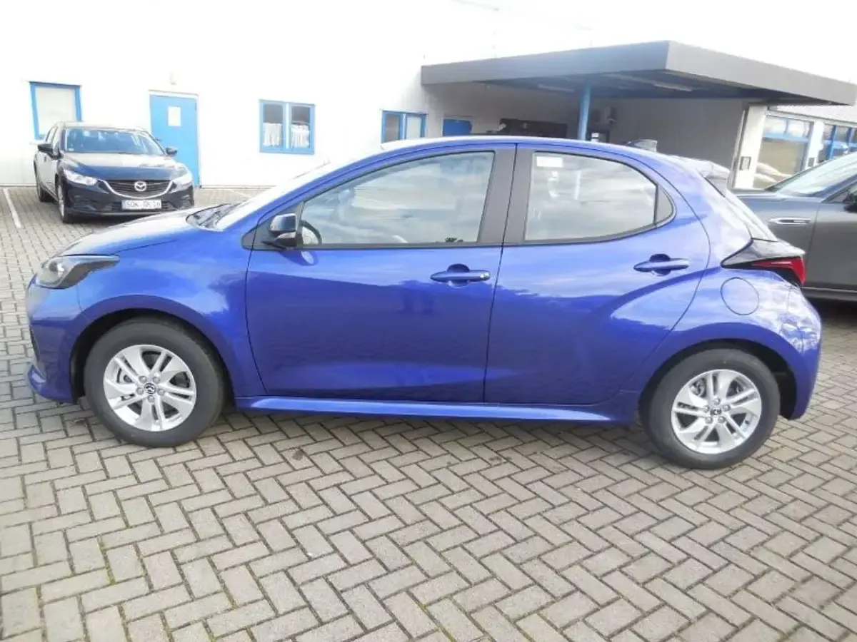 Neu Mazda 2 Center-Line 116 PS (85 kW) 2026 Glass blue Kleinwagen