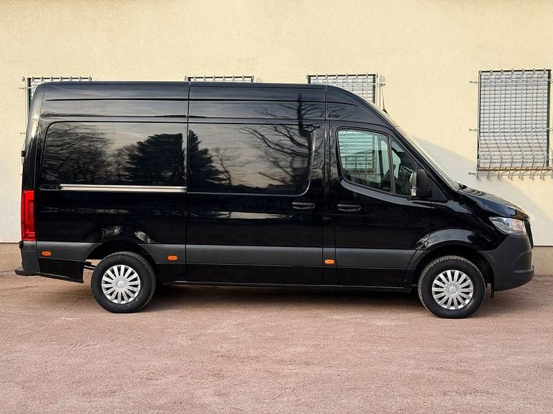 Gebraucht Mercedes Sprinter 163 PS (119 kW) 2019 Schwarz/baltic black Van