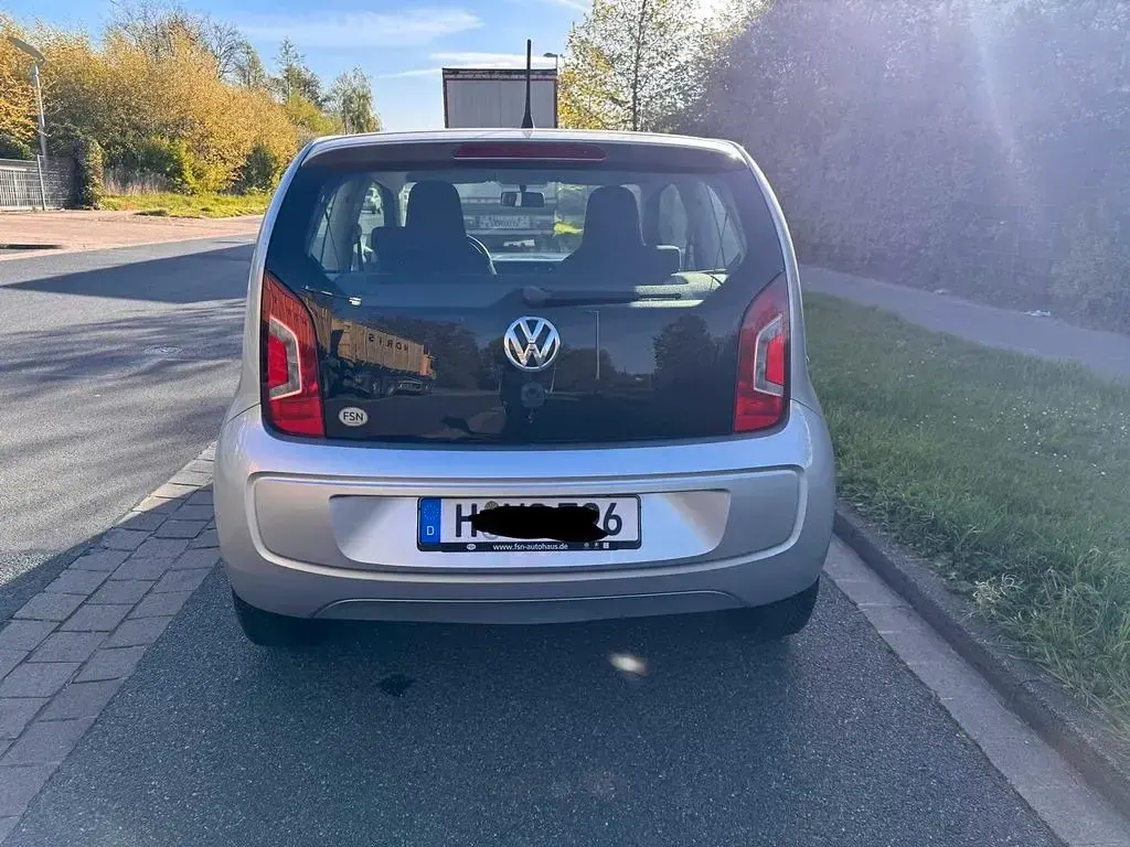 Second-hand VW up! move up! 60 CP (44 kW) 2016 Argintiu Hatchback