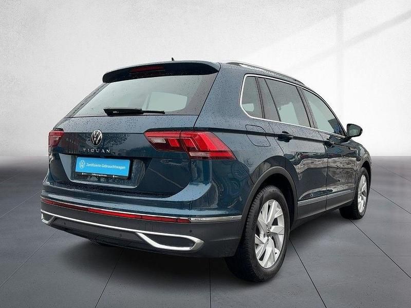 Gebraucht VW Tiguan Elegance 150 PS (110 kW) 2023 Nightshade blue metallic SUV