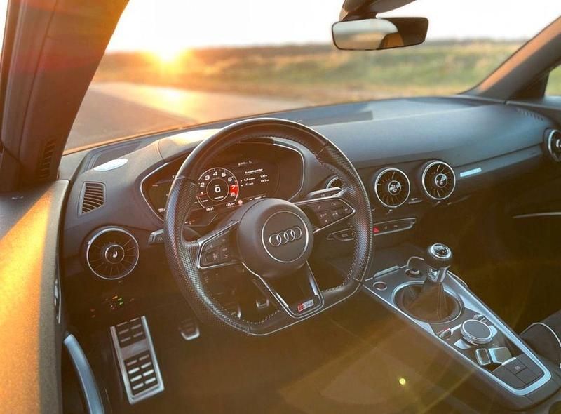 Gebraucht Audi TT S-Line 230 PS (169 kW) 2015 Silber Coupé