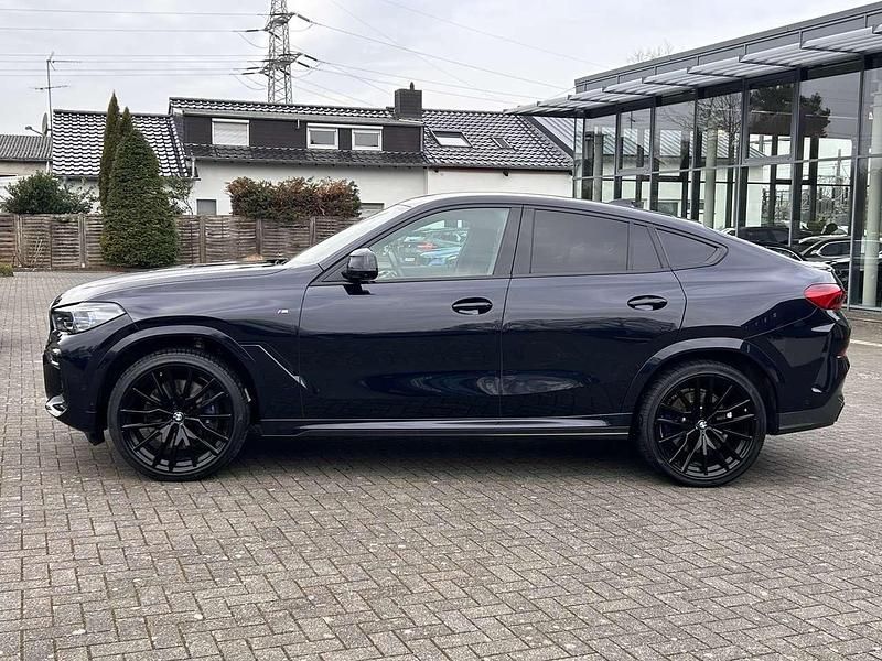 Gebraucht BMW X6 M 530 PS (389 kW) 2022 Carbonschwarz metallic (metallic) SUV