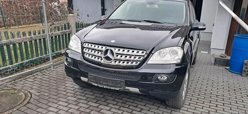 Schwarz Gebraucht 2007 Mercedes ML280 SUV | 6.099 € (Guter Preis) - Bild 1/4