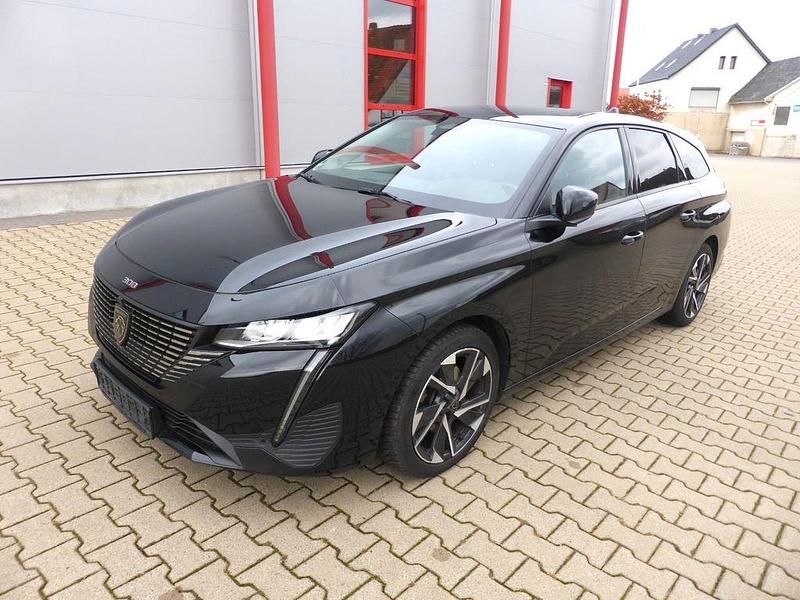 Gebraucht Peugeot 308 Allure 131 PS (96 kW) 2023 Schwarz Kombi