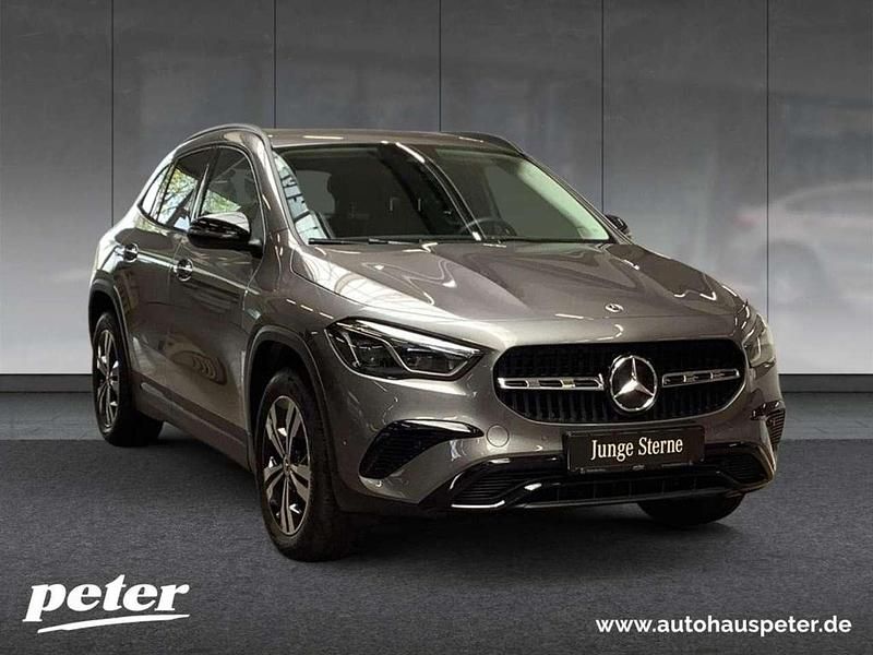 Grau Gebraucht 2024 Mercedes GLA200 Advanced Plus SUV | 42.810 € (Teuer) - Bild 1/4