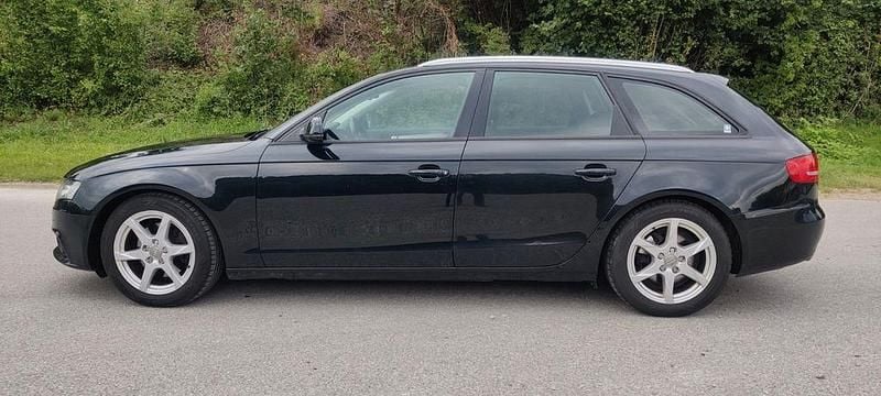 Second-hand Audi A4 Ambiente 143 CP (105 kW) 2012 Negru Break