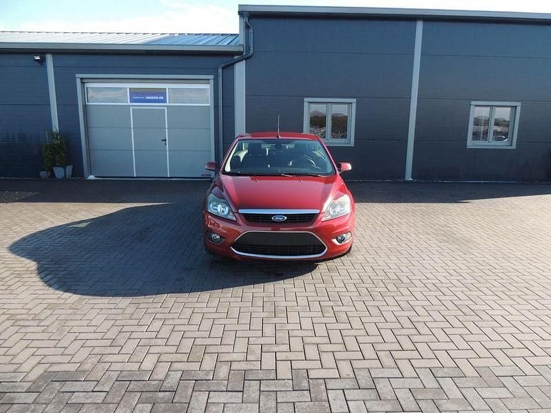 Gebraucht Ford Focus Cabriolet Titanium 136 PS (100 kW) 2009 Rot Cabrio