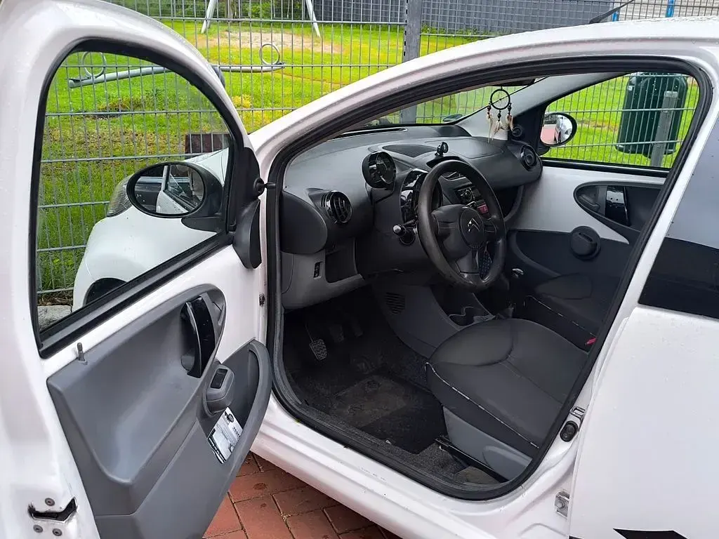 Gebraucht Citroën C1 Style 68 PS (50 kW) 2011 Weiß Kleinwagen