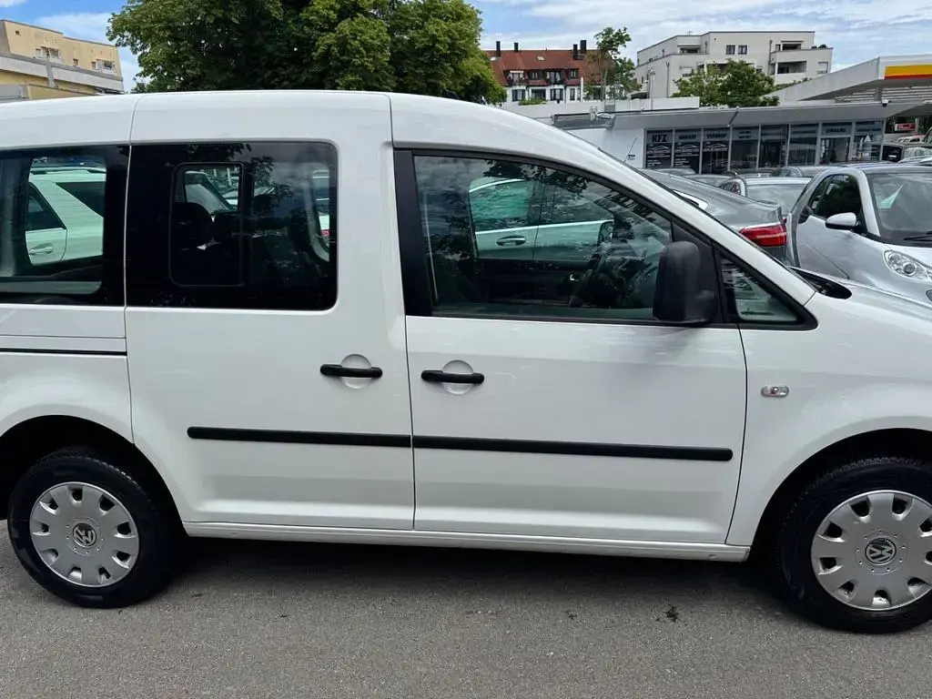 Gebraucht VW Caddy Team 105 PS (77 kW) 2010 Weiß Van / Kleinbus