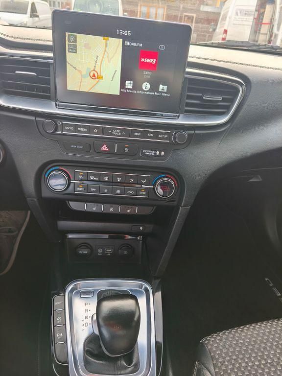 Gebraucht Kia Ceed 140 PS (102 kW) 2019 Schwarz Kleinwagen