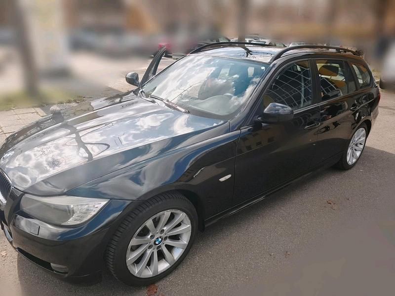 Gebraucht BMW 318 145 PS (106 kW) 2009 Schwarz Kombi