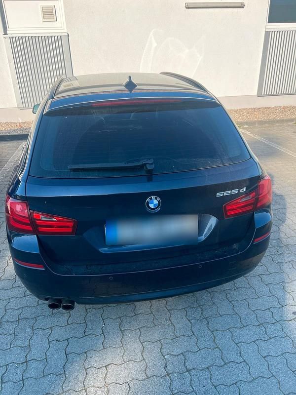 Gebraucht BMW 525 218 PS (160 kW) 2013 Blau Kombi