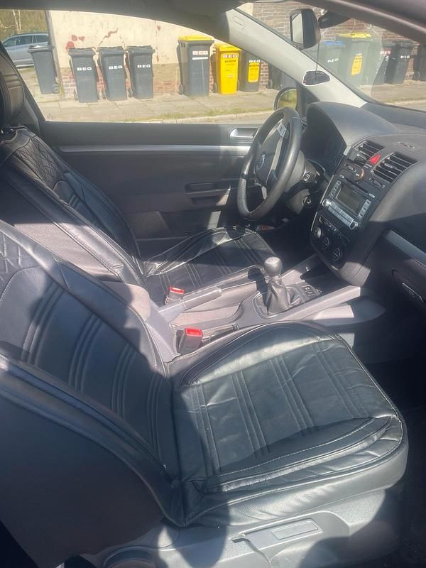 Second-hand VW Golf 140 CP (102 kW) 2007 Albastru Coupe