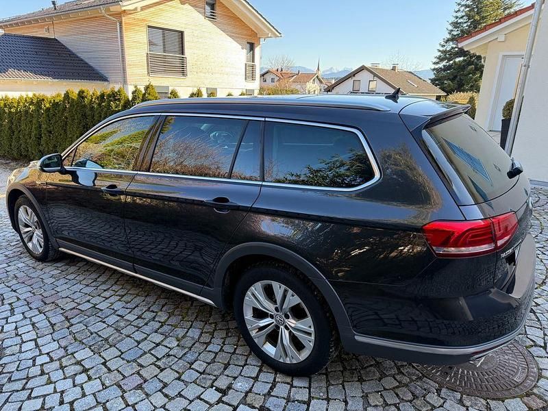 Gebraucht VW Passat Alltrack 190 PS (139 kW) 2019 Grau Kombi