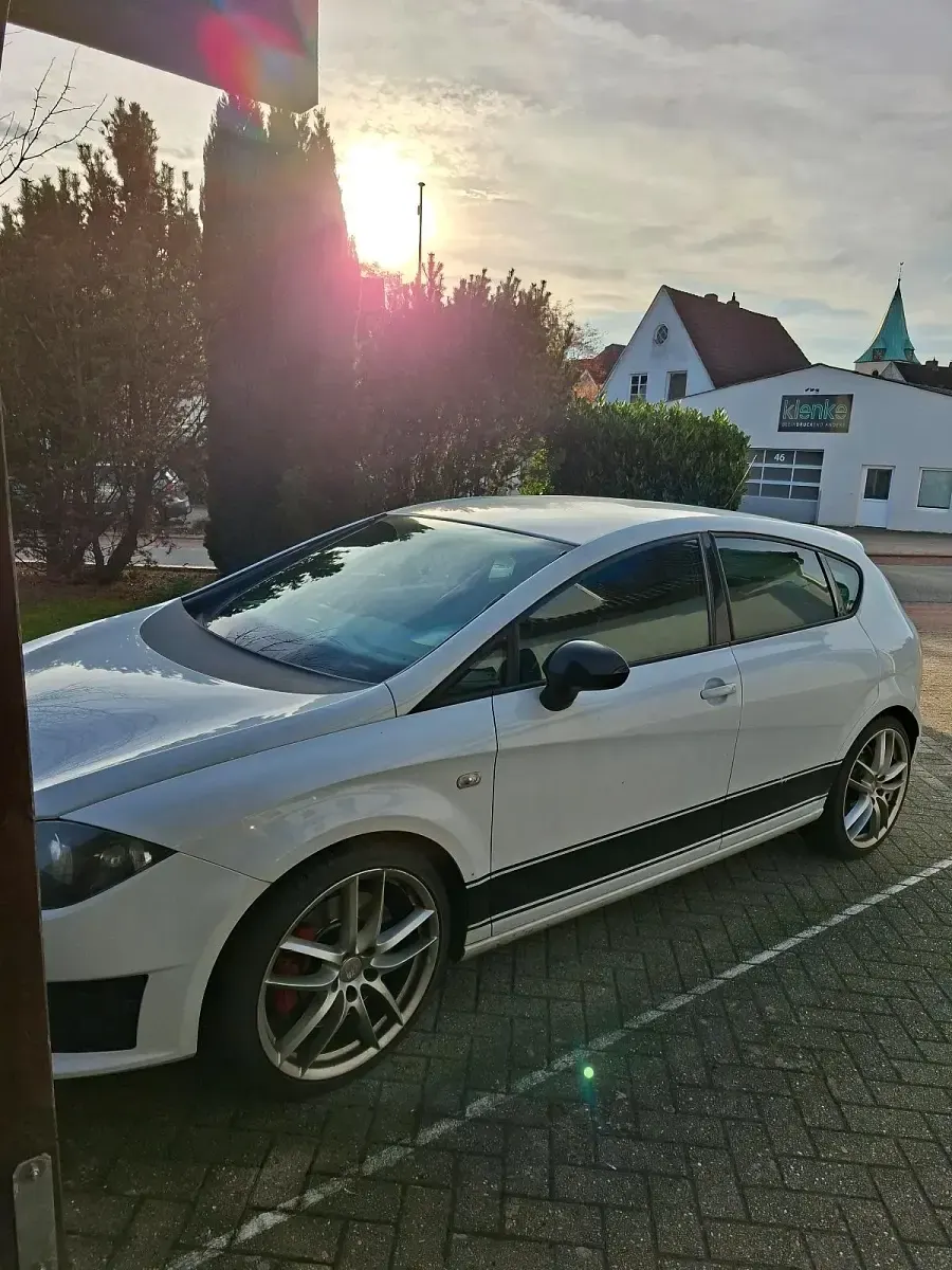 Gebraucht Seat Leon CUPRA 265 PS (194 kW) 2012 Weiß Limousine