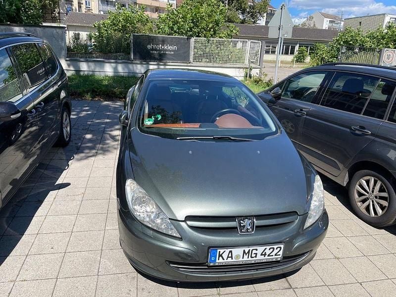 Grün Gebraucht 2004 Peugeot 307 CC Tendance Cabrio | 1.000 € (Guter Preis) - Bild 1/4