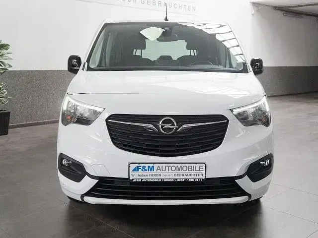 Gebraucht Opel Combo Life Elegance 131 PS (96 kW) 2023 Casablancaweiss/glacier/arctic Van / Kleinbus