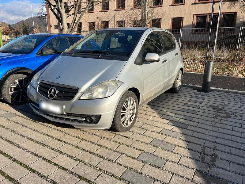 Gebraucht Mercedes A180 109 PS (80 kW) 2009 Silber Kleinwagen