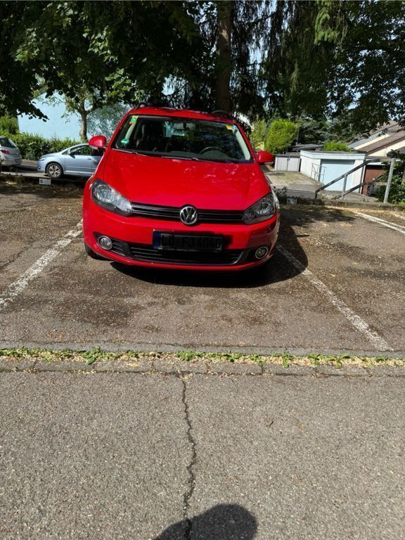 Rot Gebraucht 2011 VW Golf VI Style Kombi | 3.950 € (Superpreis) - Bild 1/4