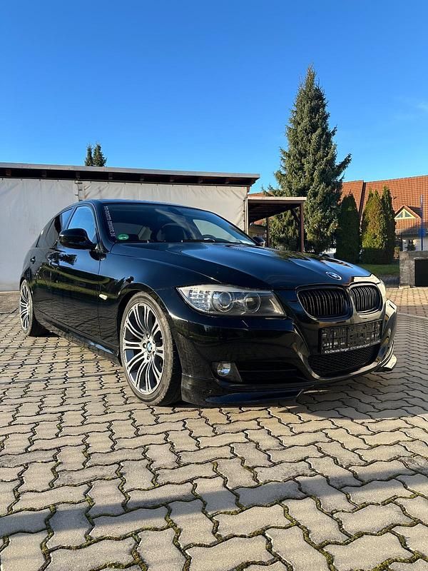 Schwarz Gebraucht 2008 BMW 318 Limousine | 7.900 € - Bild 1/4
