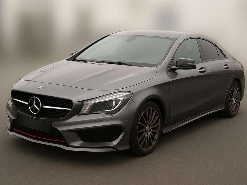 Silber Gebraucht 2015 Mercedes CLA250 AMG line Limousine | 19.250 € (Teuer) - Bild 1/2