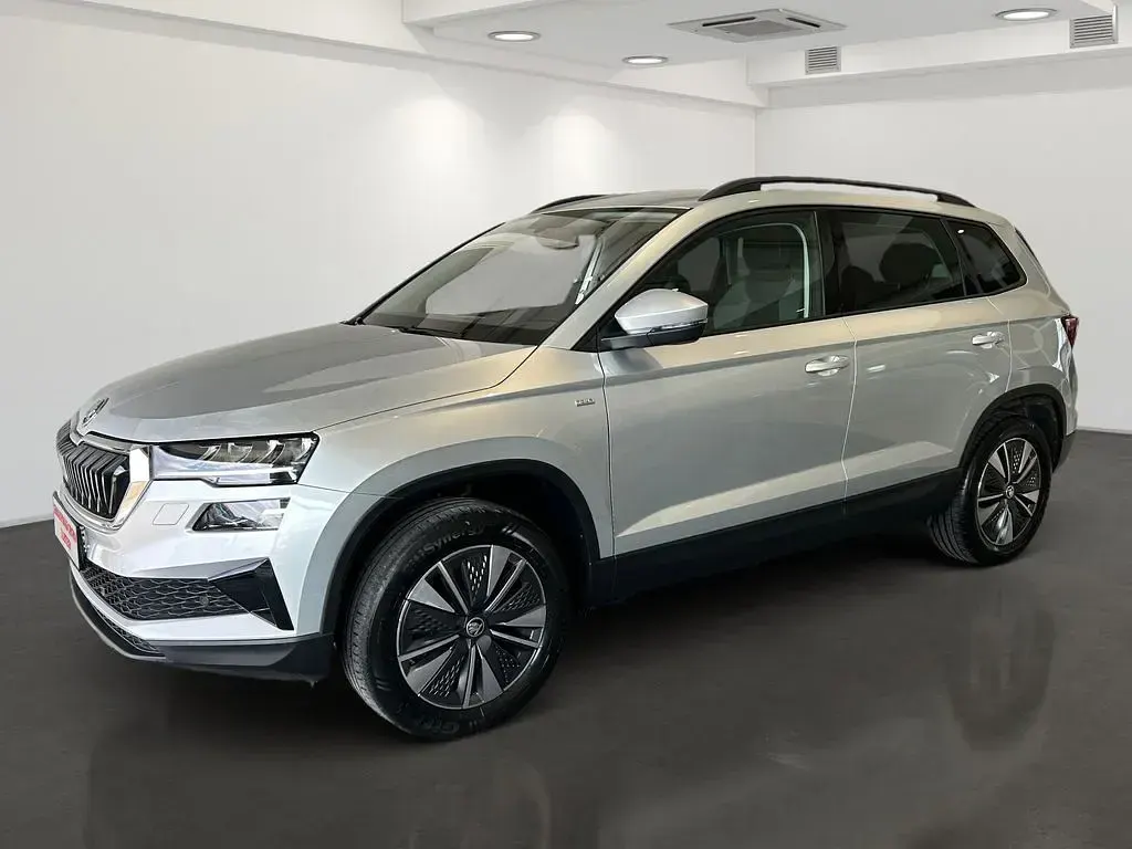 Gebraucht Skoda Karoq Tour 150 PS (110 kW) 2023 Silber SUV