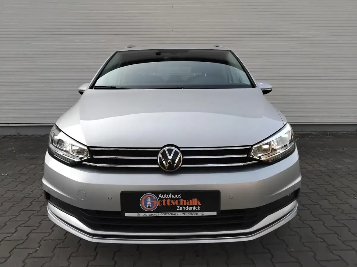 Gebraucht VW Touran Highline 150 PS (110 kW) 2021 Silber Van / Kleinbus