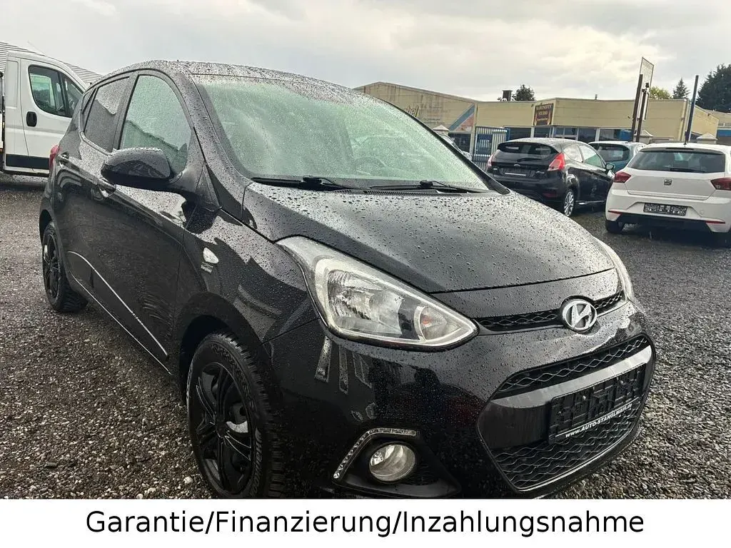 Gebraucht Hyundai i10 Passion 67 PS (49 kW) 2016 Schwarz Kleinwagen