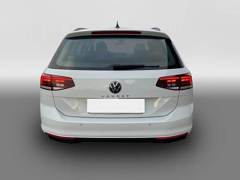 Usata VW Passat 150 CV (110 kW) 2022 Bianco Station wagon