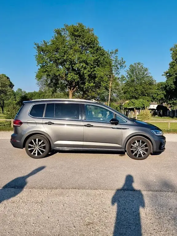 Gebraucht VW Touran R-line 150 PS (110 kW) 2019 Grau Van / Kleinbus