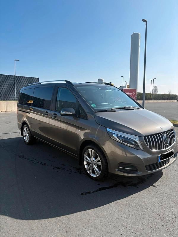 Gebraucht Mercedes V250 190 PS (139 kW) 2016 Braun Van / Kleinbus