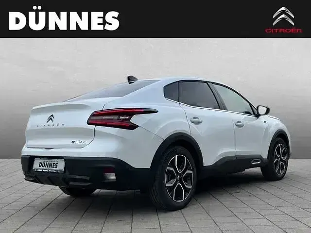 Gebraucht Citroën e-C4 Shine 100 kW (136 PS) 2023 Weiss Limousine