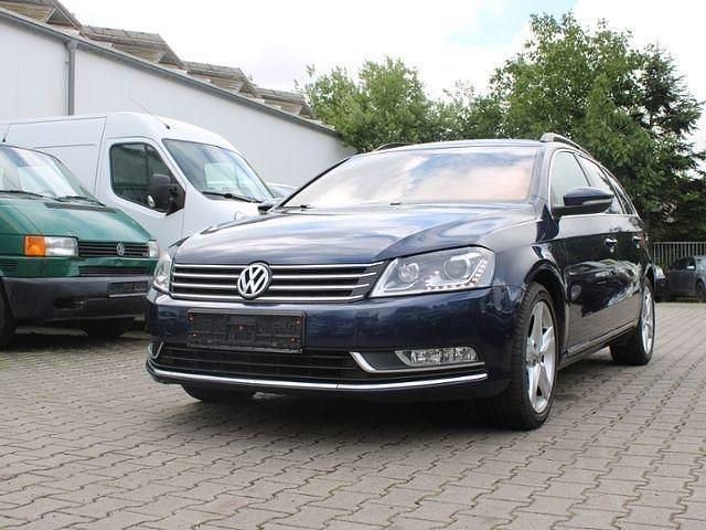 Blau Gebraucht 2013 VW Passat Comfortline Kombi | 5.950 € (Guter Preis) - Bild 1/3