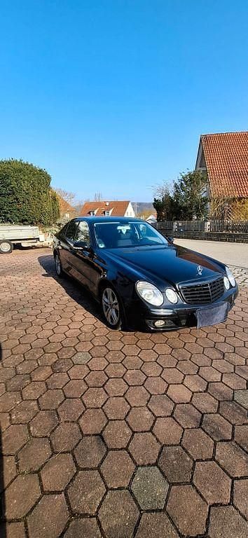 Gebraucht Mercedes E200 Classic 136 PS (100 kW) 2008 Schwarz Limousine