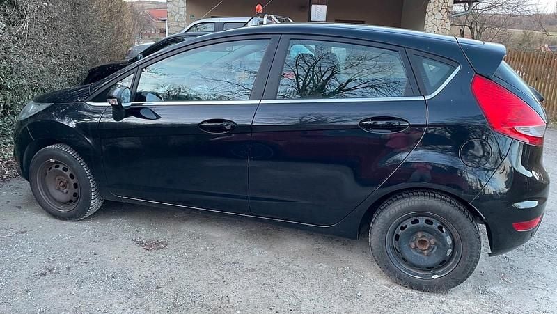 Gebraucht Ford Fiesta Titanium 82 PS (60 kW) 2010 Schwarz Kleinwagen