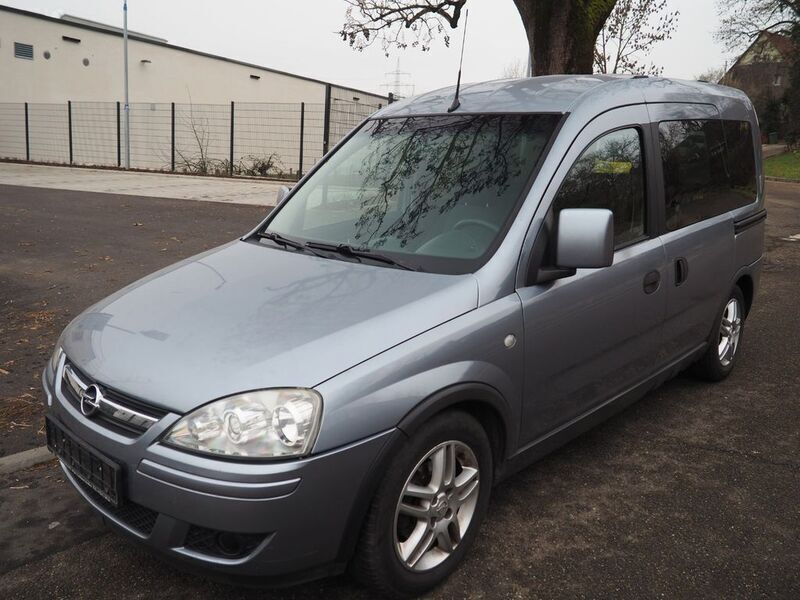 Silber Gebraucht 2009 Opel Combo Sport Van / Kleinbus | 3.950 € (Fairer Preis) - Bild 1/4