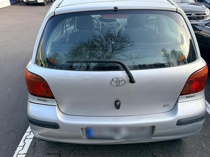 Gebraucht Toyota Yaris 65 PS (47 kW) 2004 Grau Kleinwagen