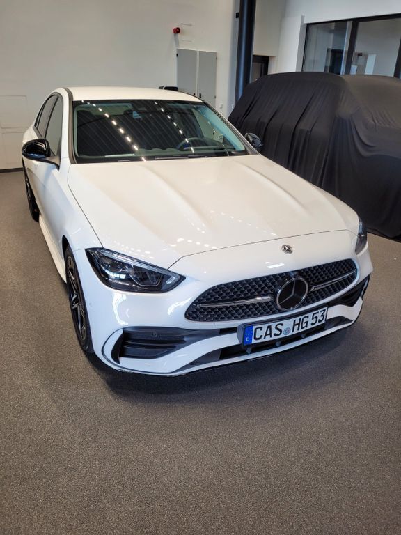 Weiß Gebraucht 2022 Mercedes C180 AMG Limousine | 35.200 € (Fairer Preis) - Bild 1/3