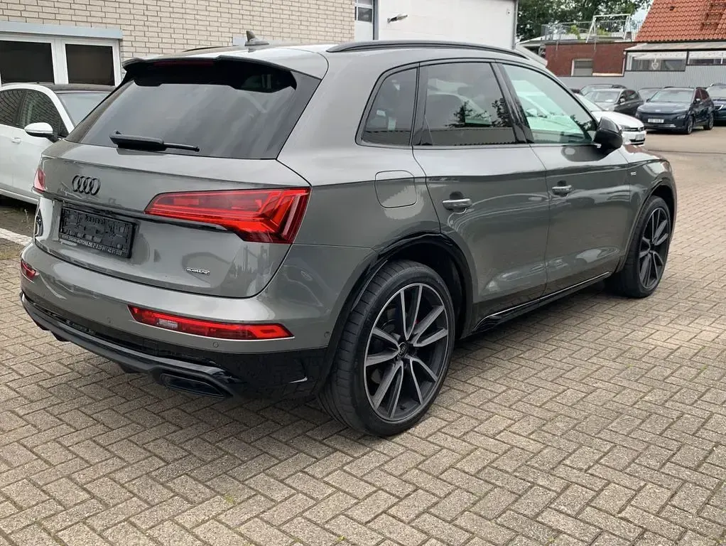 Gebraucht Audi Q5 Competition 204 PS (150 kW) 2024 Grau SUV