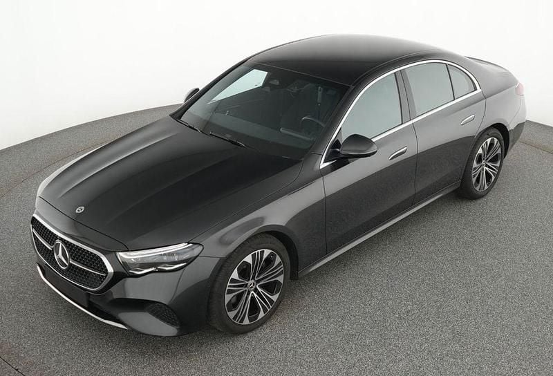 Grau Gebraucht 2024 Mercedes E200 Avantgarde Limousine | 47.900 € (Superpreis) - Bild 1/4