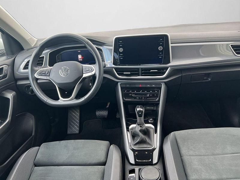 Gebraucht VW T-Roc Style 150 PS (110 kW) 2024 Deep black perleffekt (metallic) SUV