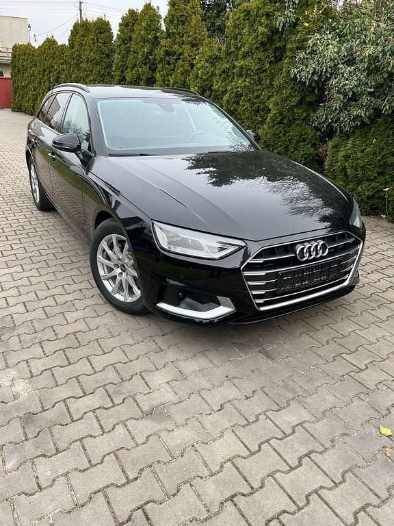 Gebraucht Audi A4 Basis 150 PS (110 kW) 2022 Schwarz Kombi