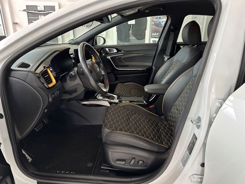 Gebraucht Kia XCeed Xdition 204 PS (150 kW) 2020 Hw2) deluxeweiss met. (weiss SUV