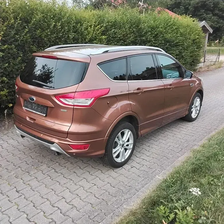 Gebraucht Ford Kuga Individual 182 PS (133 kW) 2014 Braun SUV