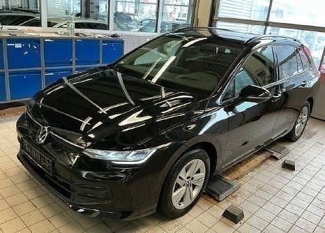 Gebraucht VW Golf VIII Life 150 PS (110 kW) 2025 Grenadillschwarz metallic Kombi